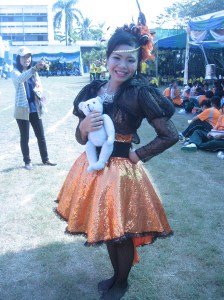 Arttu wanted to have a pic with the head cheerleader of orange team