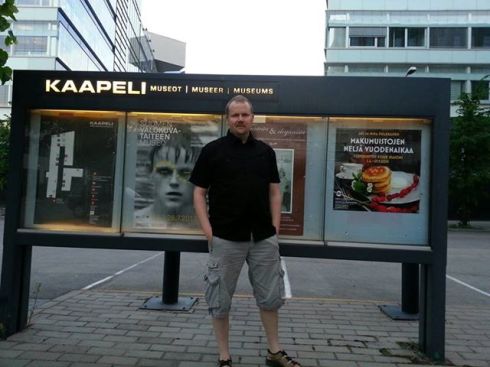 Näyttelyn pystytyksen jälkeen voi huokaista tyytyväisenä helpotuksesta. :)