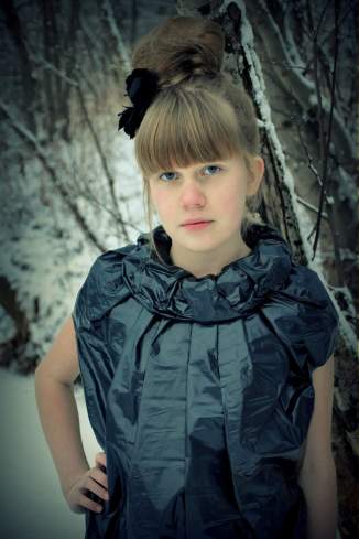 Juhlamekko ja kuva ovat Jonnan lopputyö KU5-kurssille.