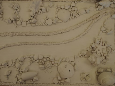 Emmin merellinen reliefi Louise Nevelsonin hengessä. 