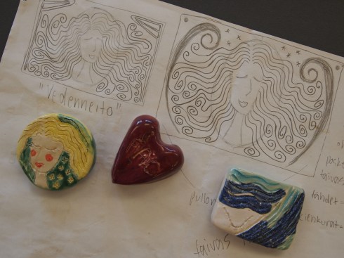 Luonnokset ja lasituskokeilut takaavat hyvän lopputuloksen.