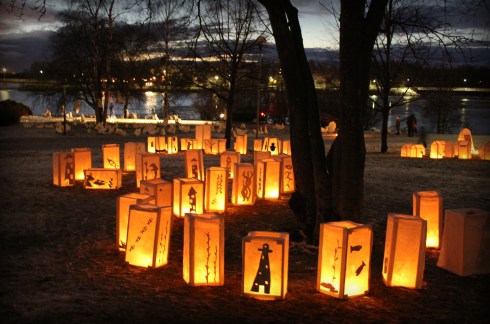 Valoa Oulu!-tapahtumassa oli esillä upeita lyhtyjä. Kaipaisiko Raahenkin syksy taidevaloa? 